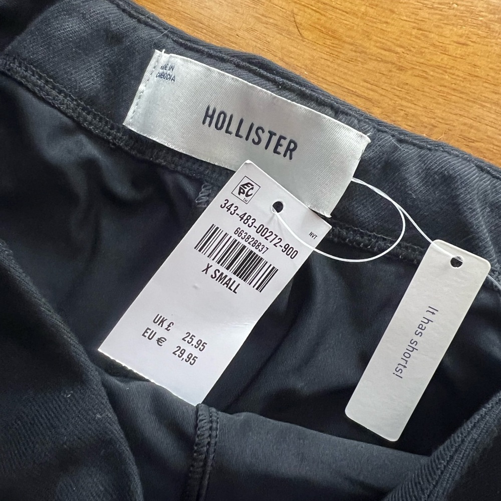 Hollister A-Line Black Skort - Picture 2 of 2